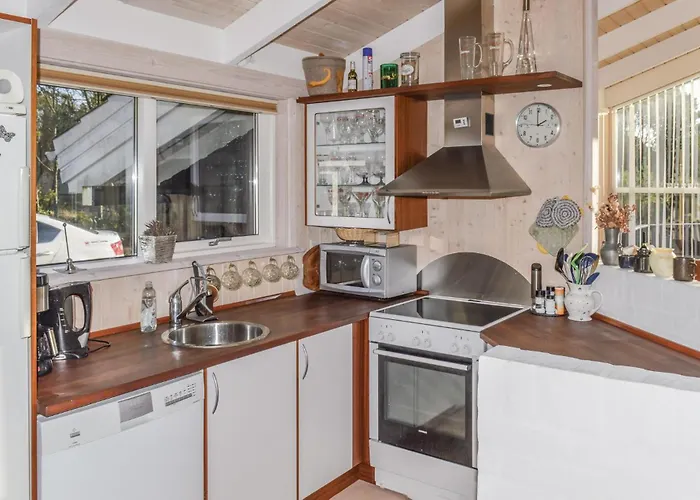 Дом отдыха Three-bedroom In Albak *